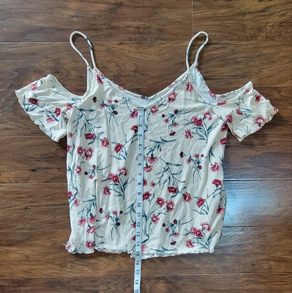 American Eagle Peek-a-Boo Short Sleeved Floral Blouse Size Large - Picture 6 of 6